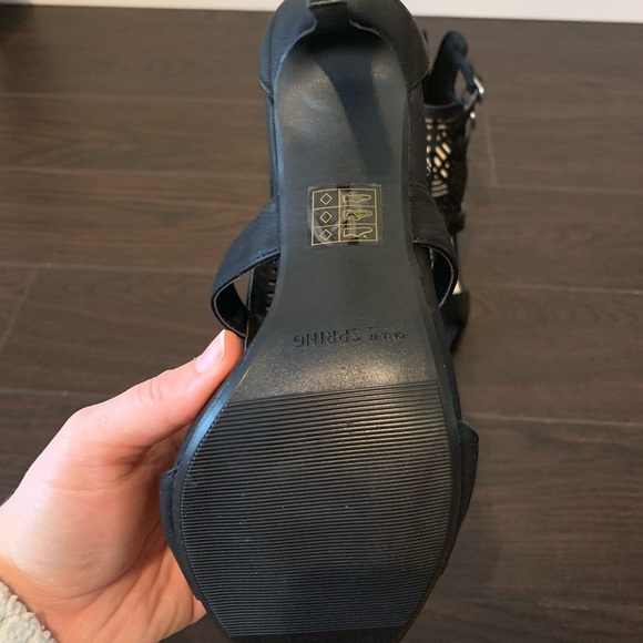 Heels - Picture 2 of 2